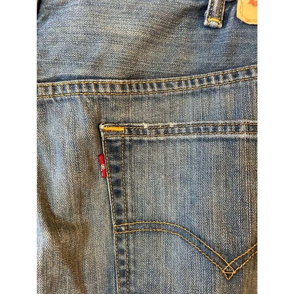 LEVI STRAUSS 559 Mens Relaxed Fit Medium Wash Jeans Size 46x30 (5103) - Picture 9 of 12